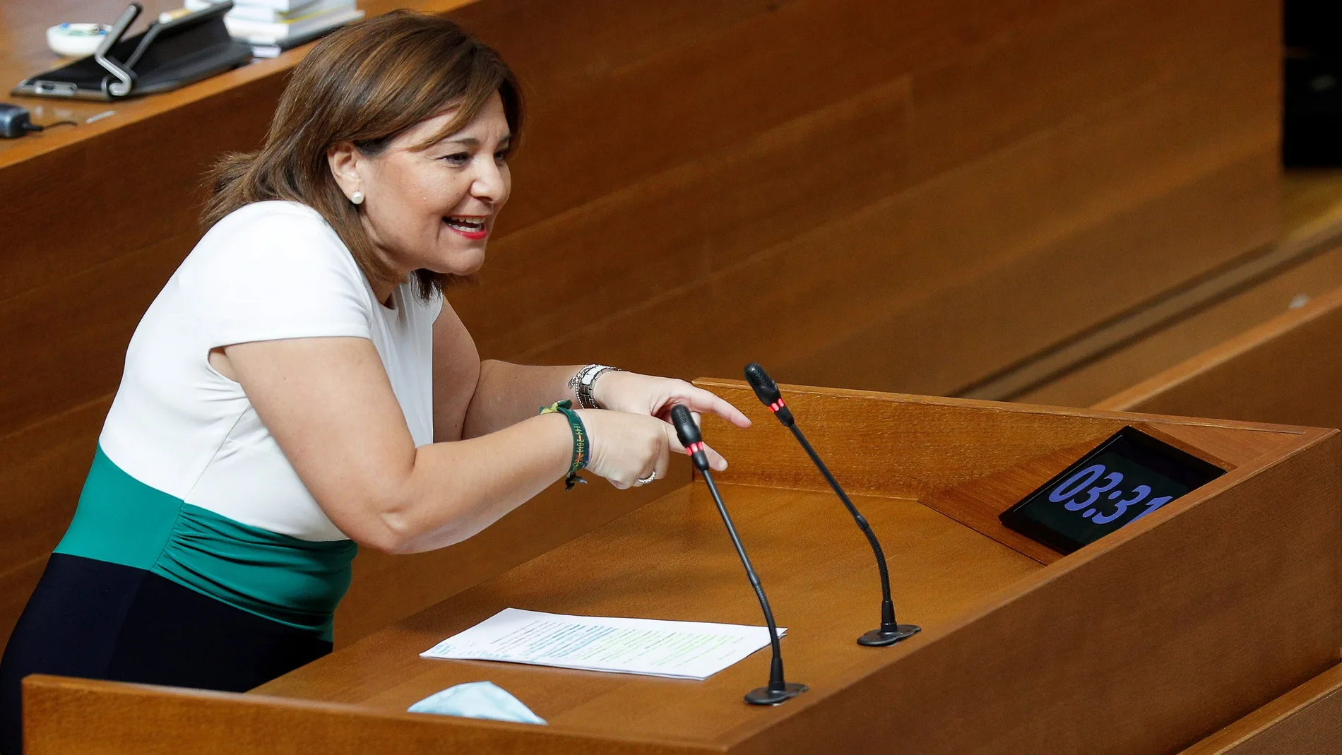 El president Puig responde en Les Corts a las preguntas de los grupos parlamentarios