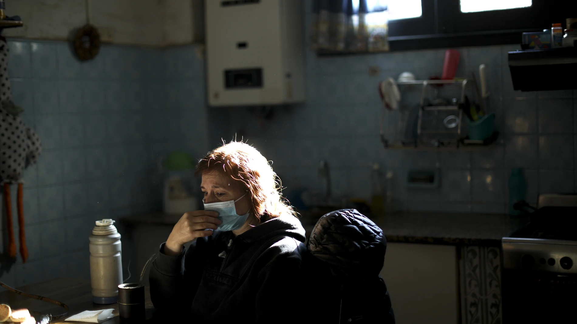 Andrea Cortes en la cocina de su casa durante el confinamiento en Buenos Aires