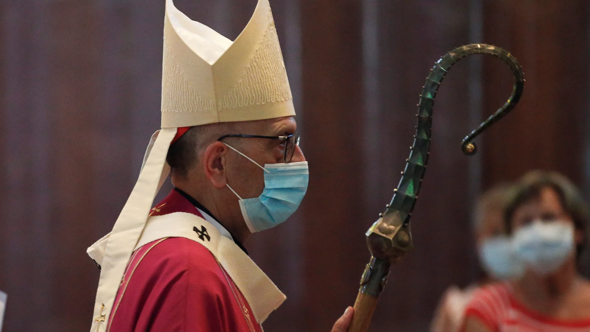 Arzobispado de Barcelona desoye al Procicat y mantiene la misa por la COVID