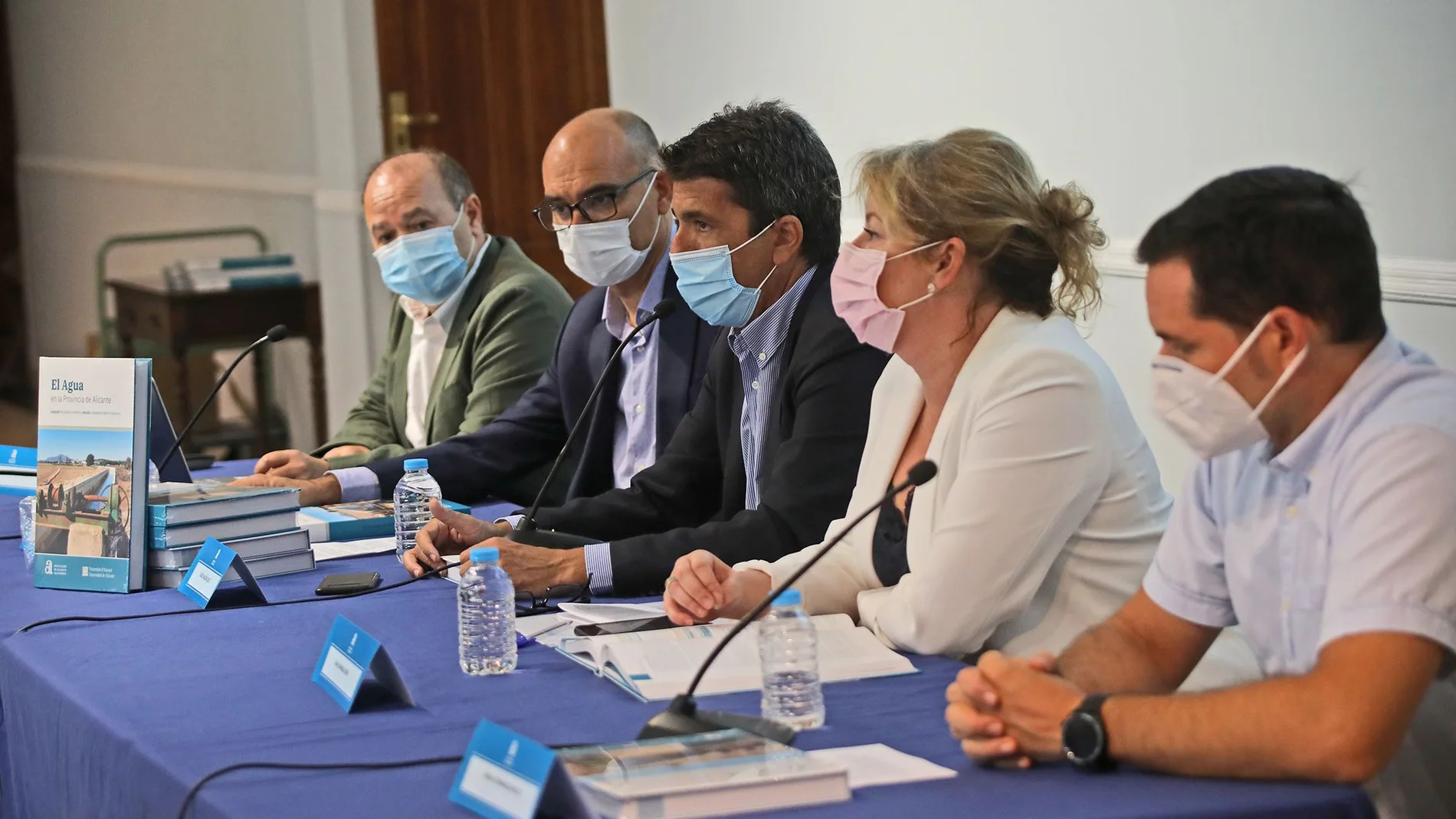 Acto de presentación del libro "El agua en la provincia de Alicante", editado por la Diputación.