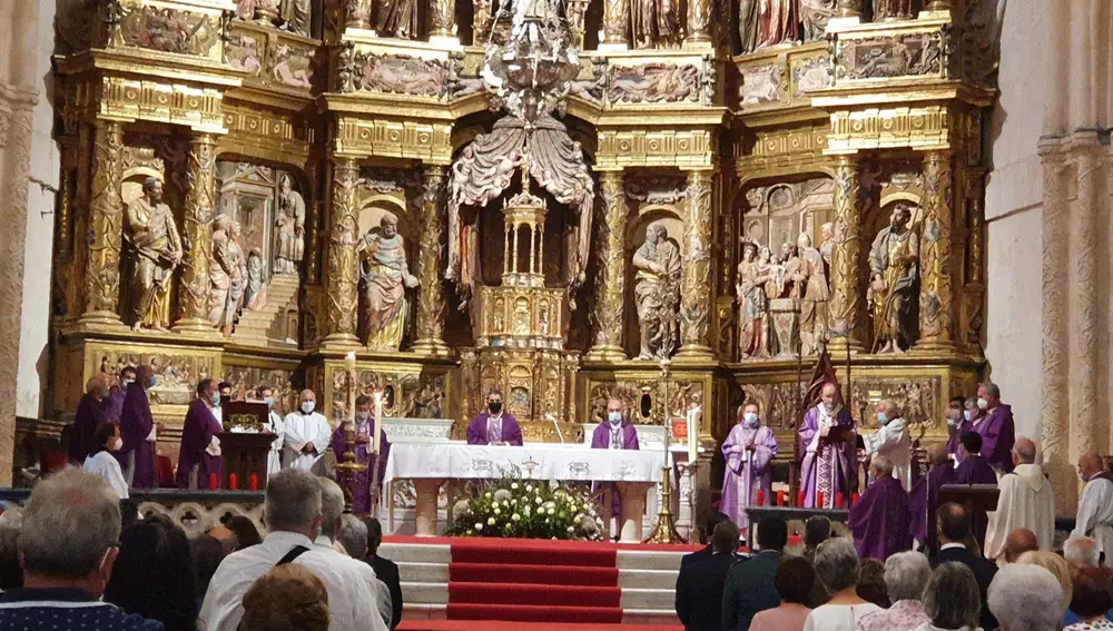 Funeral diocesano en la catedral de Burgos en honor a las víctimas de la pandemia