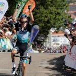 Grossschartner celebra su triunfo en la primera etapa de la Vuelta a Burgos