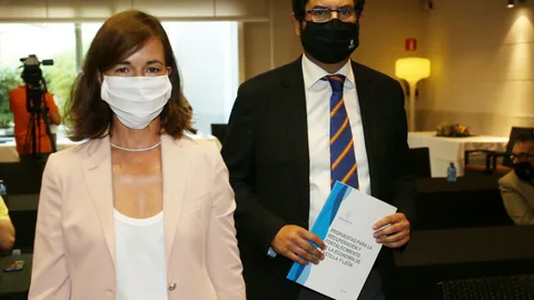 La presidenta y el director general de Empresa Familiar Castilla y León, Rocío Hervella y Eduardo Estévez