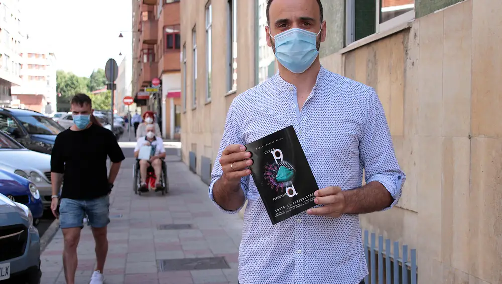El decano del Colegio de Periodistas de Castilla y León, Pedro Lechuga Mallo, presenta su libro 'COVID-19-Periodistas'