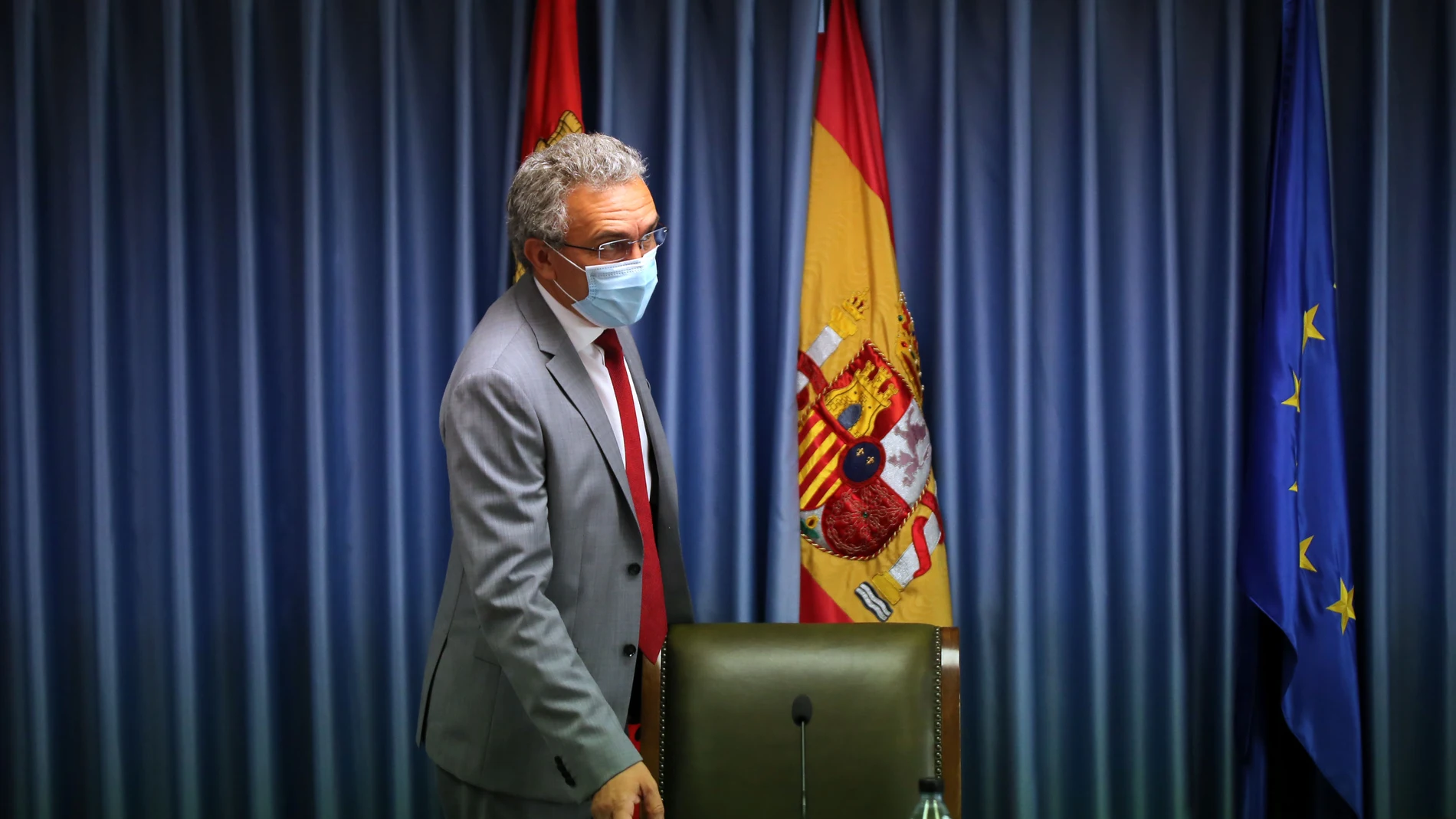 El delegado del Gobierno, Javier Izquierdo, informa de las prestaciones sociales concedidas por el Estado en Castilla y León