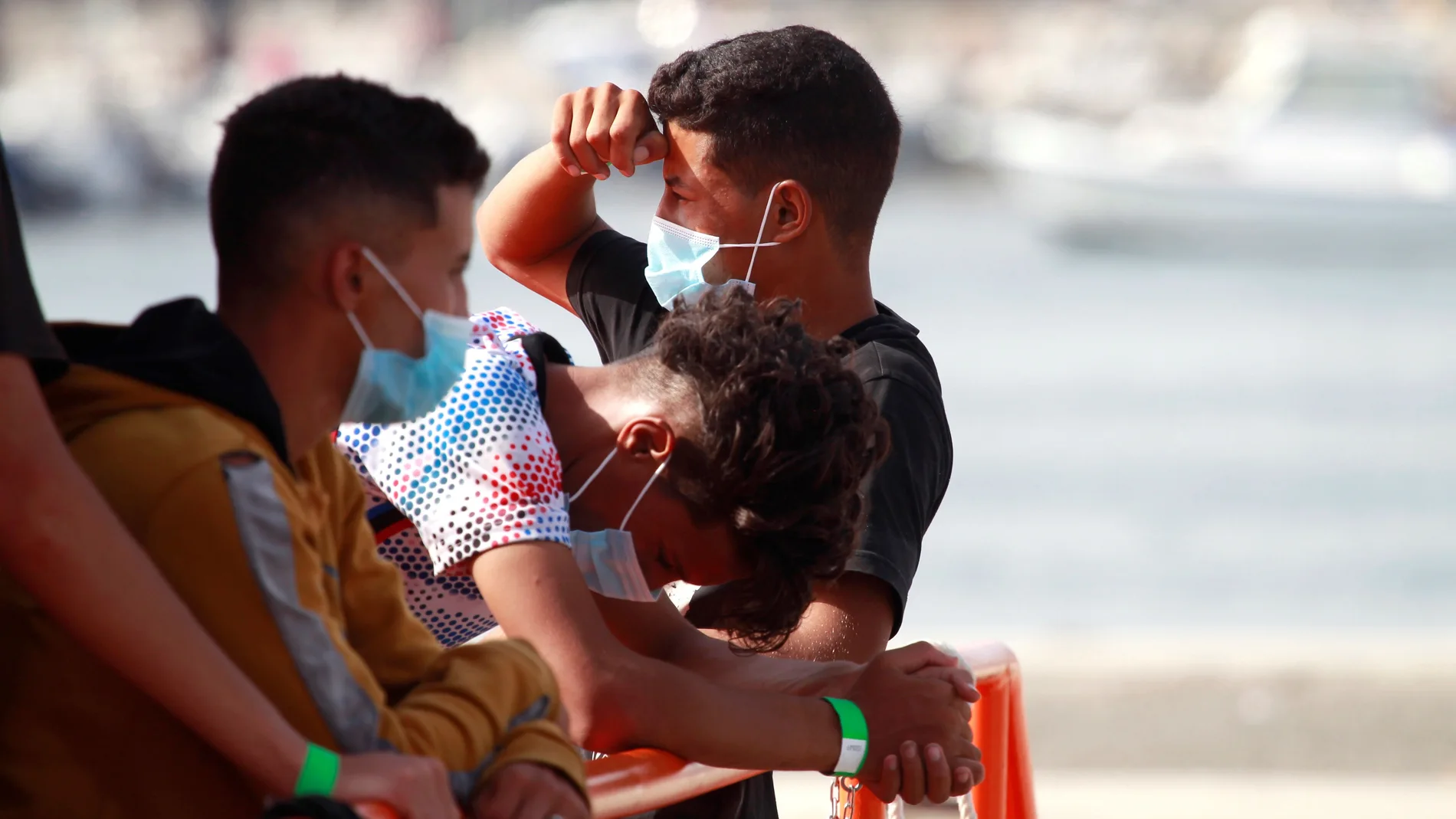 Rescatan a 53 inmigrantes de una patera en aguas del Estrecho de Gibraltar