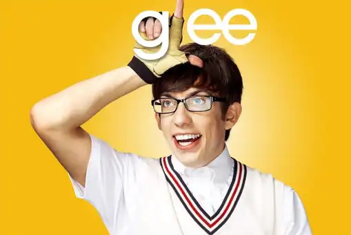 La “maldición” de “Glee” sigue: uno de sus actores “envenena” a su novio
