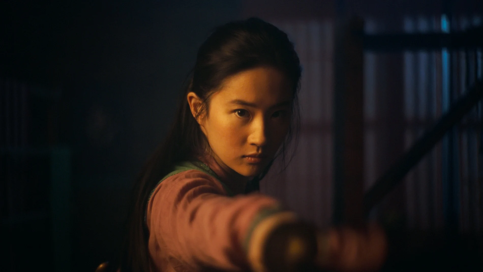 La actriz Liu Yifei interpreta a la legendaria guerrera china en "Mulan"