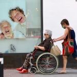 Unas 950.000 personas en España cobran una pensión de invalidez