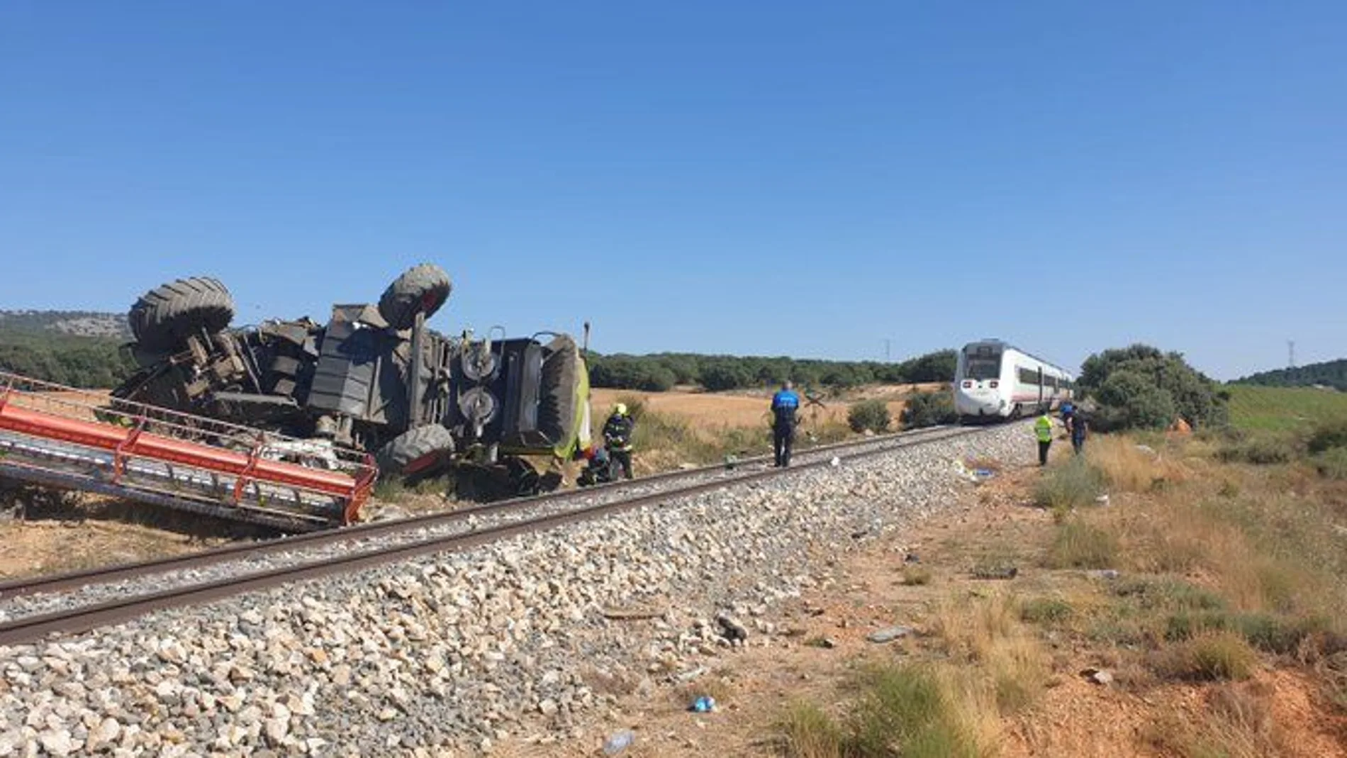 Colisión entre una cosechadora y un tren en Soria