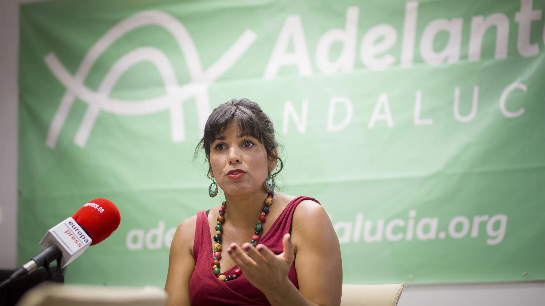 Teresa Rodríguez exige procesos garantistas de contratación y acusa a PP-A y a Cs de "tejer su propia red clientelar"