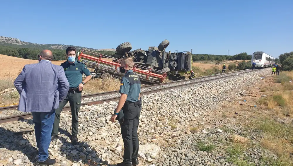 Al menos tres heridos, uno grave, el conductor de la cosechadora, en el accidente ocurrido en Soria