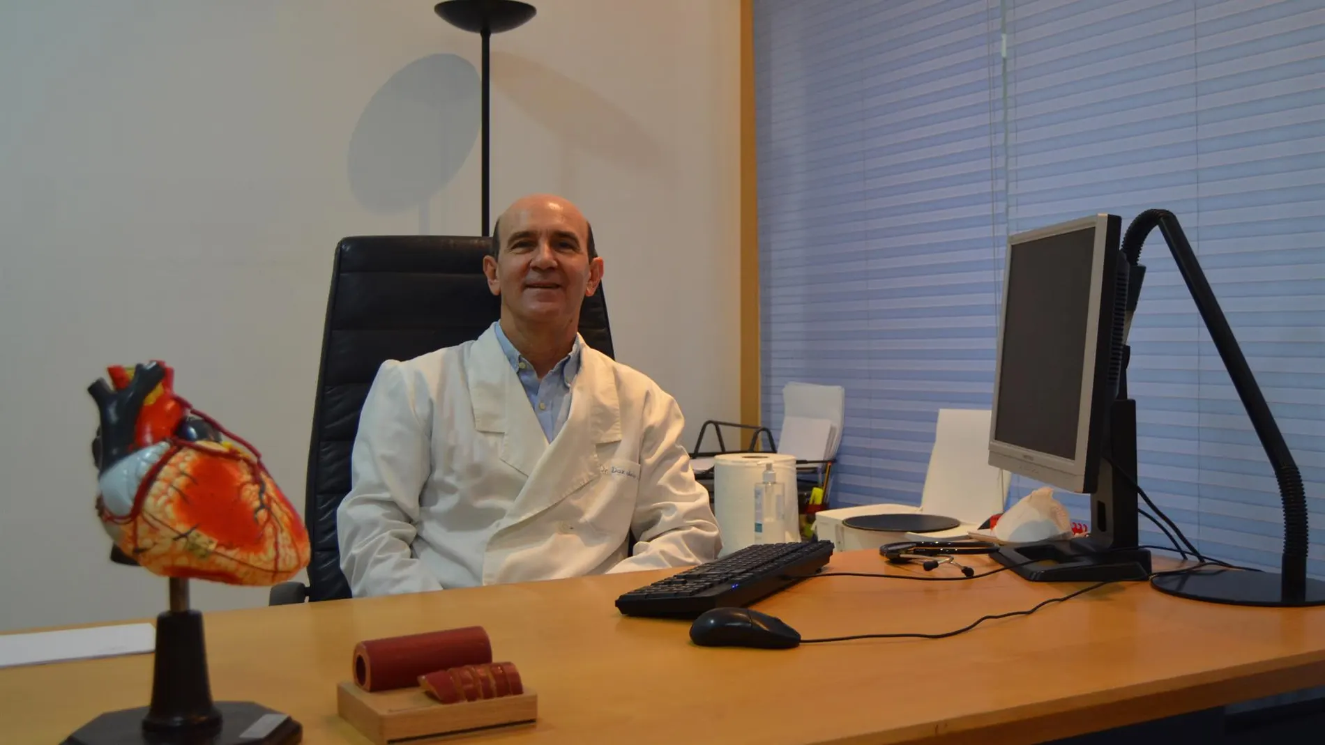 Luis Díaz de la Llera, experto en el implante percutáneo de válvula mitral