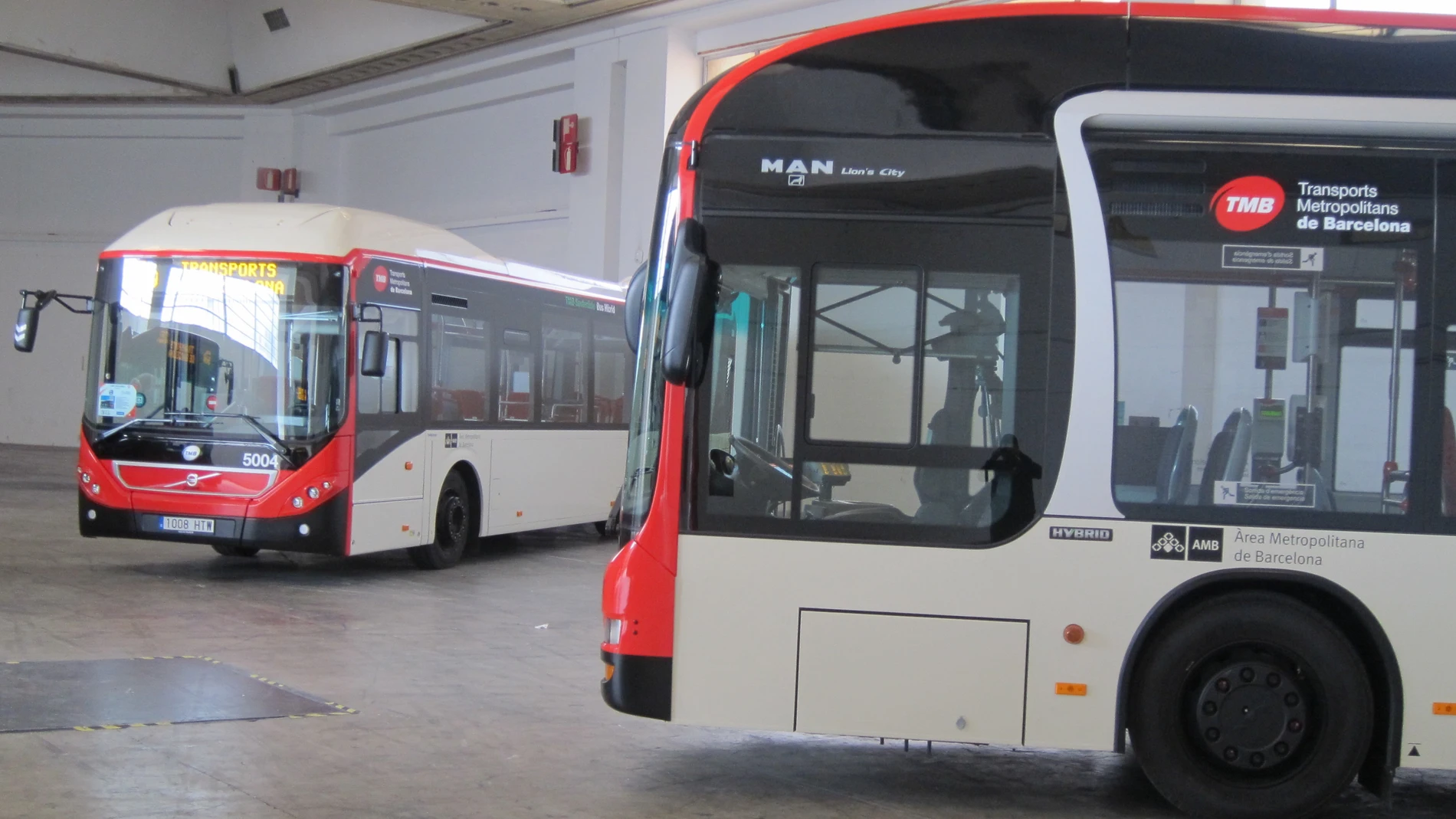 TMB contrata 46 autobuses híbridos de gas natural para continuar la renovación de la flota