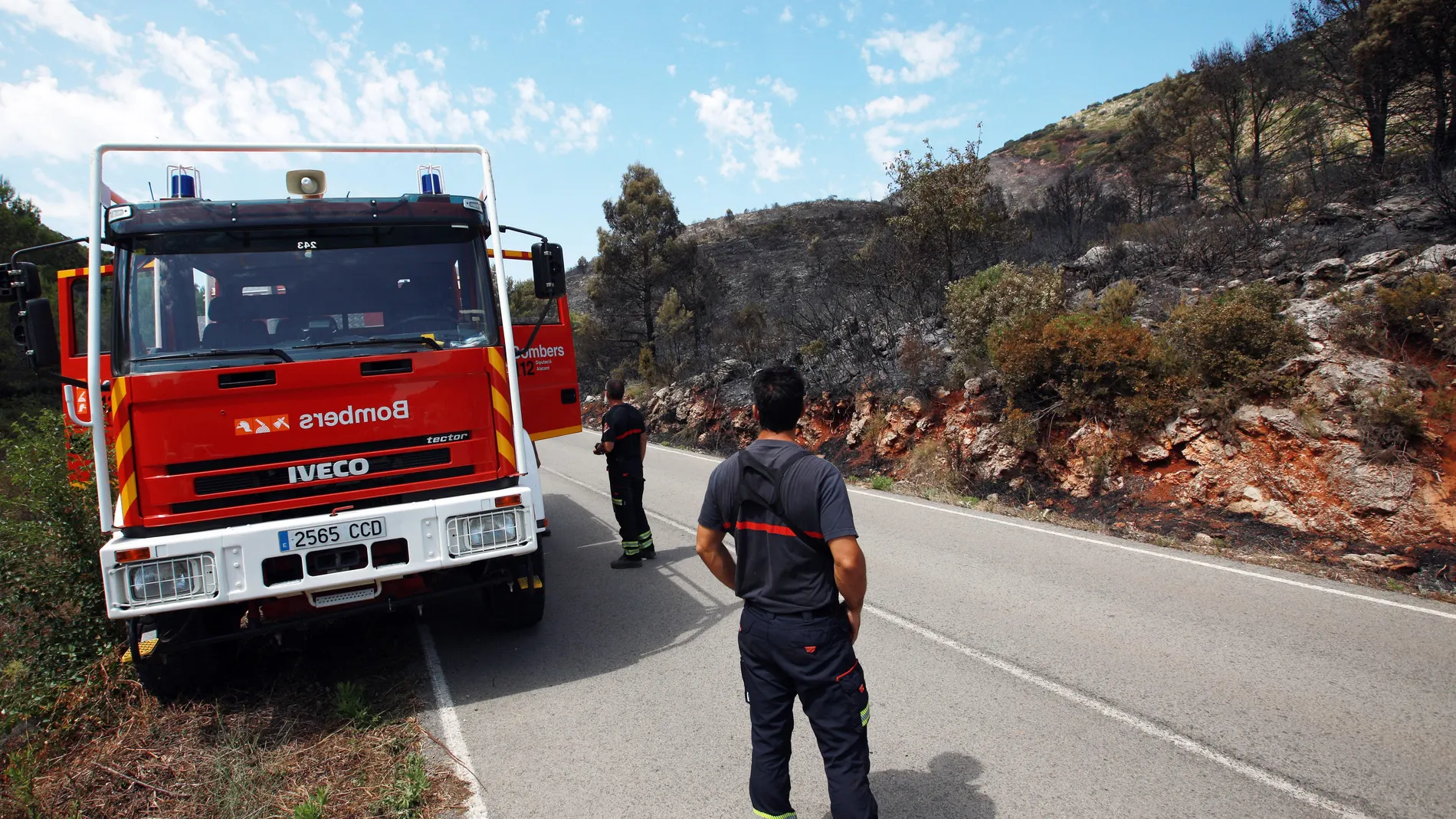 El incendio de Vall de la Gallinera, perimetrado tras arrasar 160 hectáreas