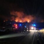Incendio en la Vall de Gallinera. Los trabajos no cesan por la noche