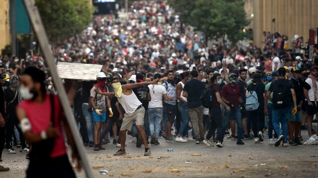 Beirut vivió este domingo una segunda jornada de protestas masivas por la explosión