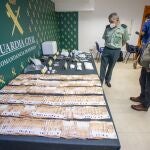 Presentación por parte del subdelegado del Gobierno en Burgos, Pedro de la Fuente de una operación de incautación de drogas de la Guardia Civil