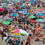 El 58,8% de los españoles que se va de vacaciones tiene como destino la costa