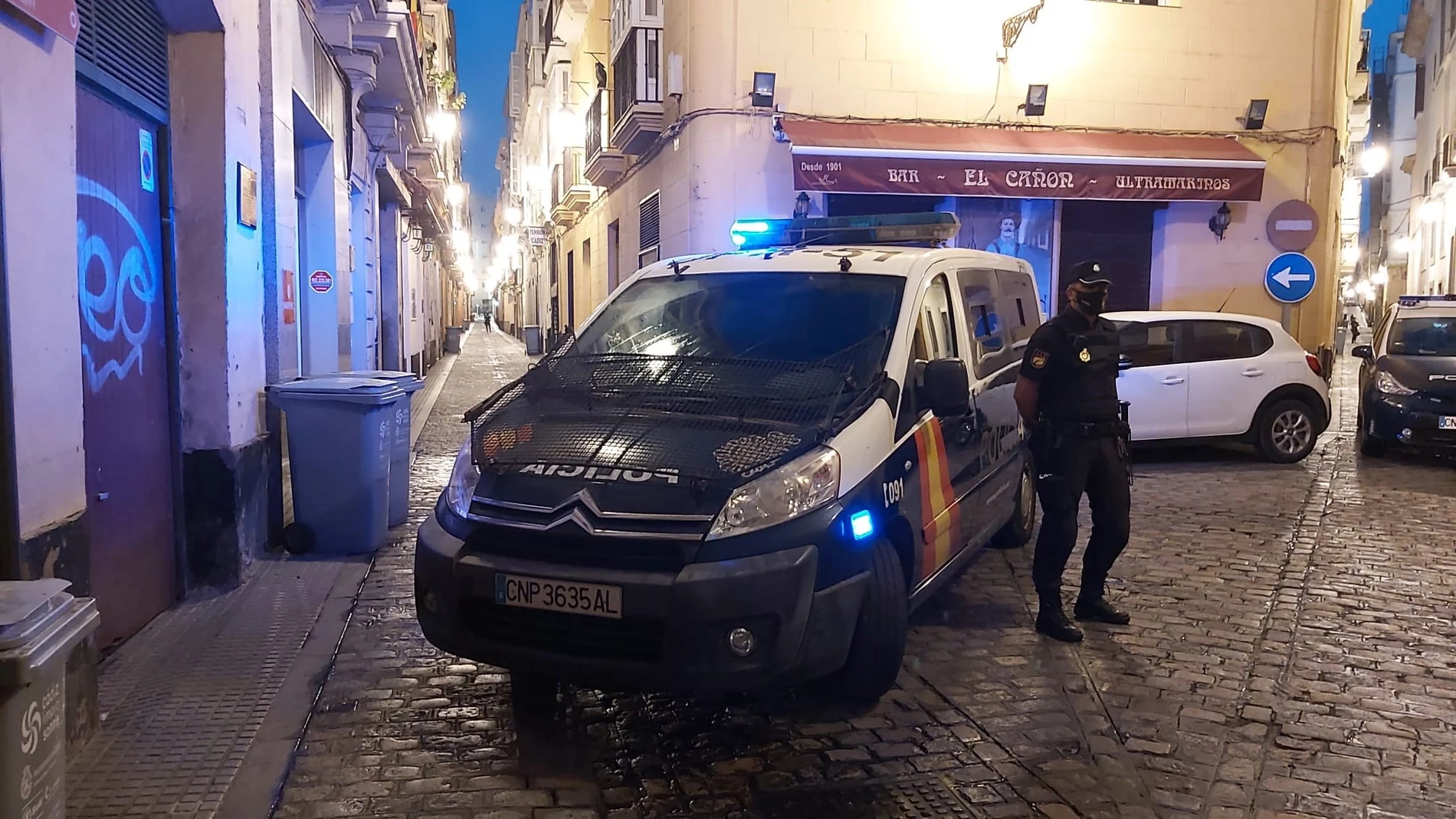 Cádiz.-Sucesos.- Cinco detenidos en una operación de la Policía Nacional contra el tráfico de drogas en Cádiz capital