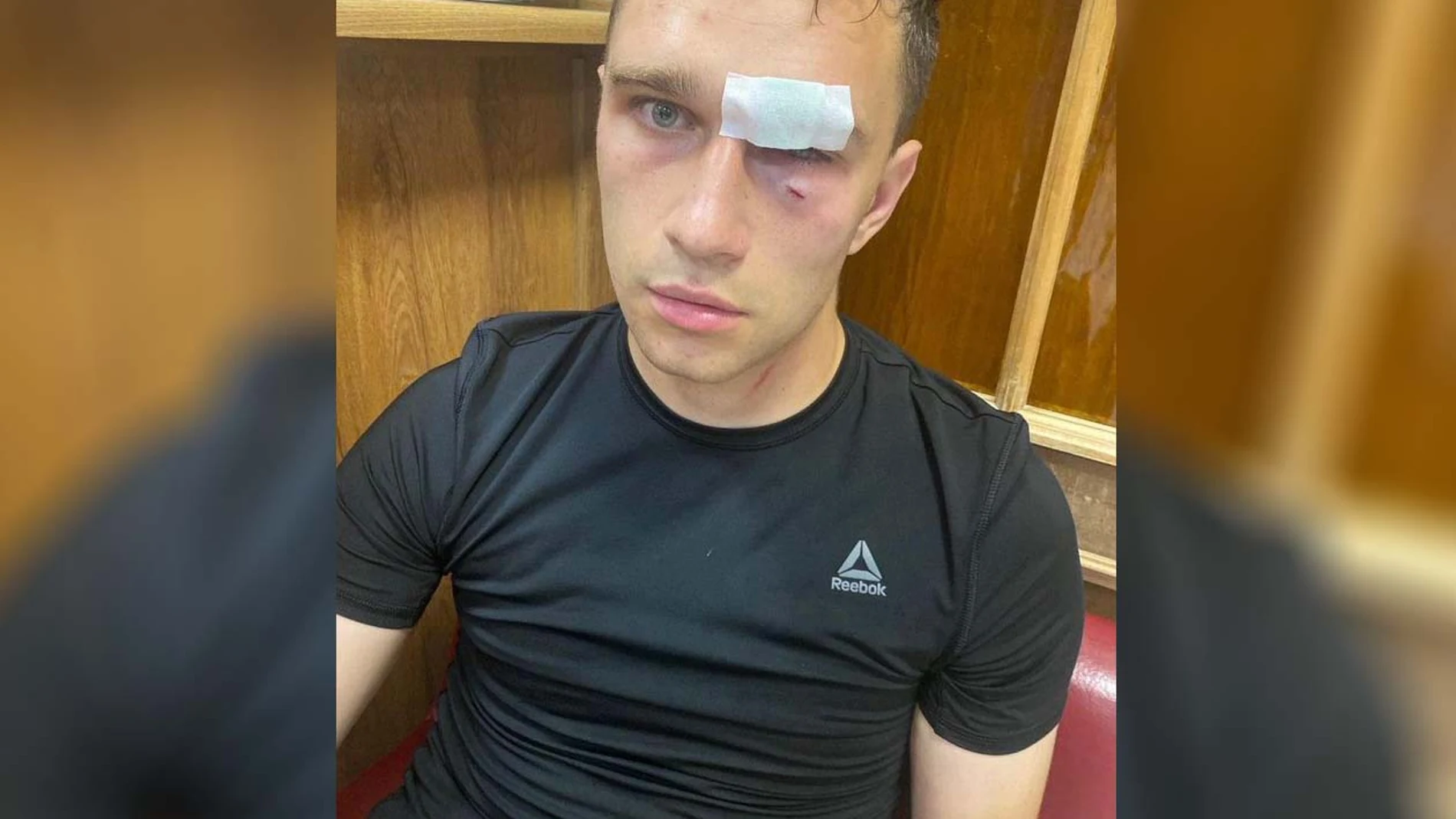 El árbitro ruso agredido por Roman Shirokov.