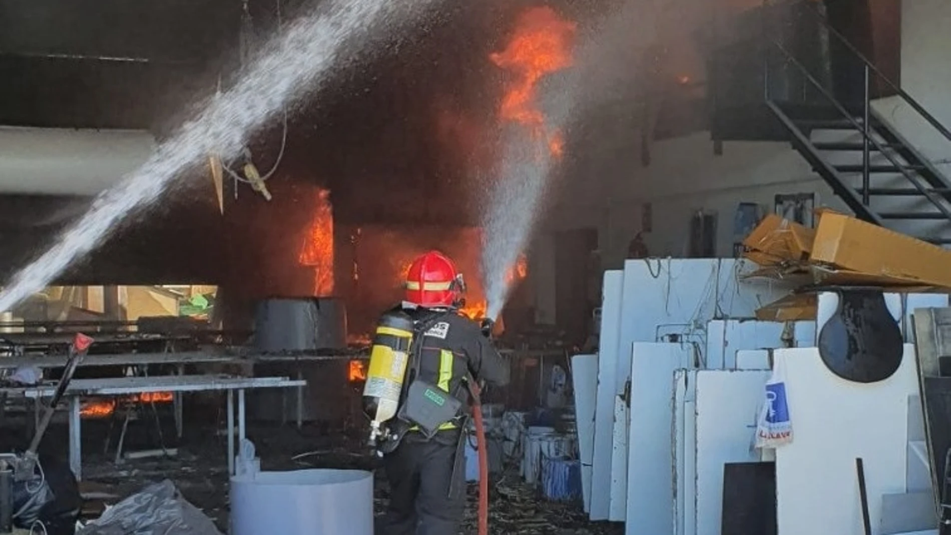 Sucesos.- Un incendio provoca daños materiales en una nave de Ólvega (Soria)
