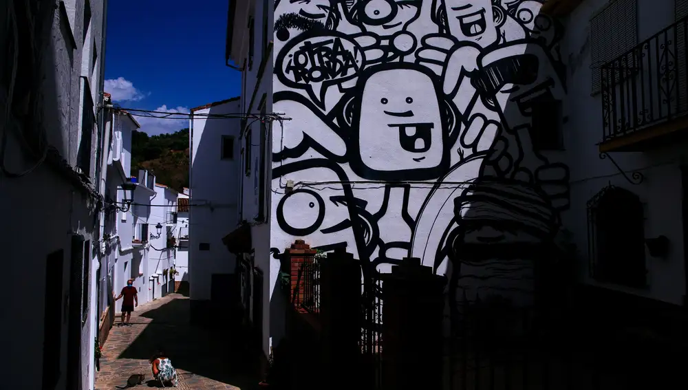 Una de las obras de arte creada en una pared del municipio de Genalguacil (Málaga)