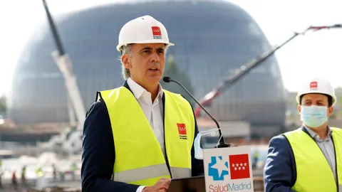 El consejero de Sanidad de la Comunidad Enrique Ruiz Escudero ha visitado hoy el avance de las obras del la construcción del Hospital de Emergencias Isabel Zendal
