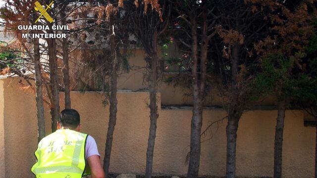 La Guardia Civil detiene a un presunto pirómano dedicado a prender fuego a vehículos y viviendas de Águilas