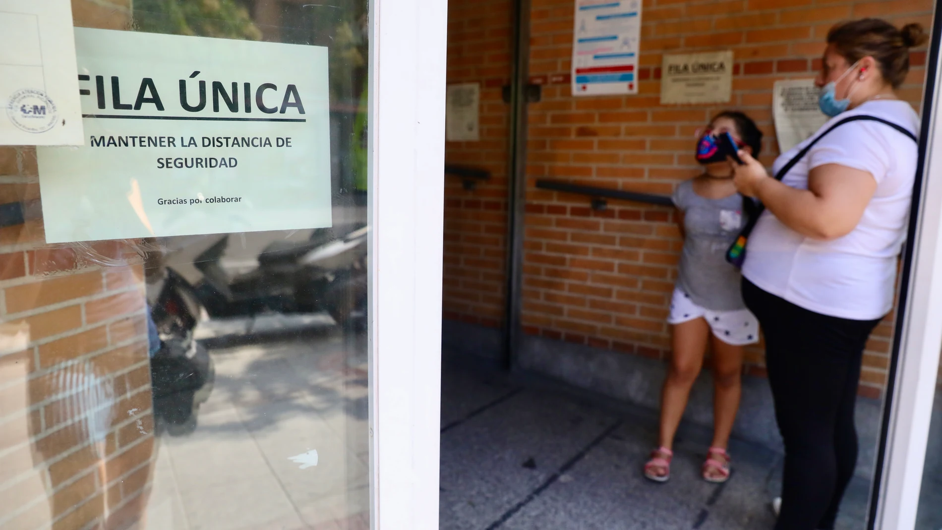 En los centros de salud son obligatorias las mascarillas