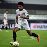 Jules Koundé con el Sevilla.