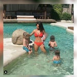 Pilar Rubio ha compartido unas imágenes suyas disfrutando de la piscina junto a sus cuatro hijos