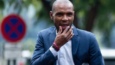Abidal terminó su segunda etapa en el Barcelona: primero fue jugador y ahora ha sido secretario técnico