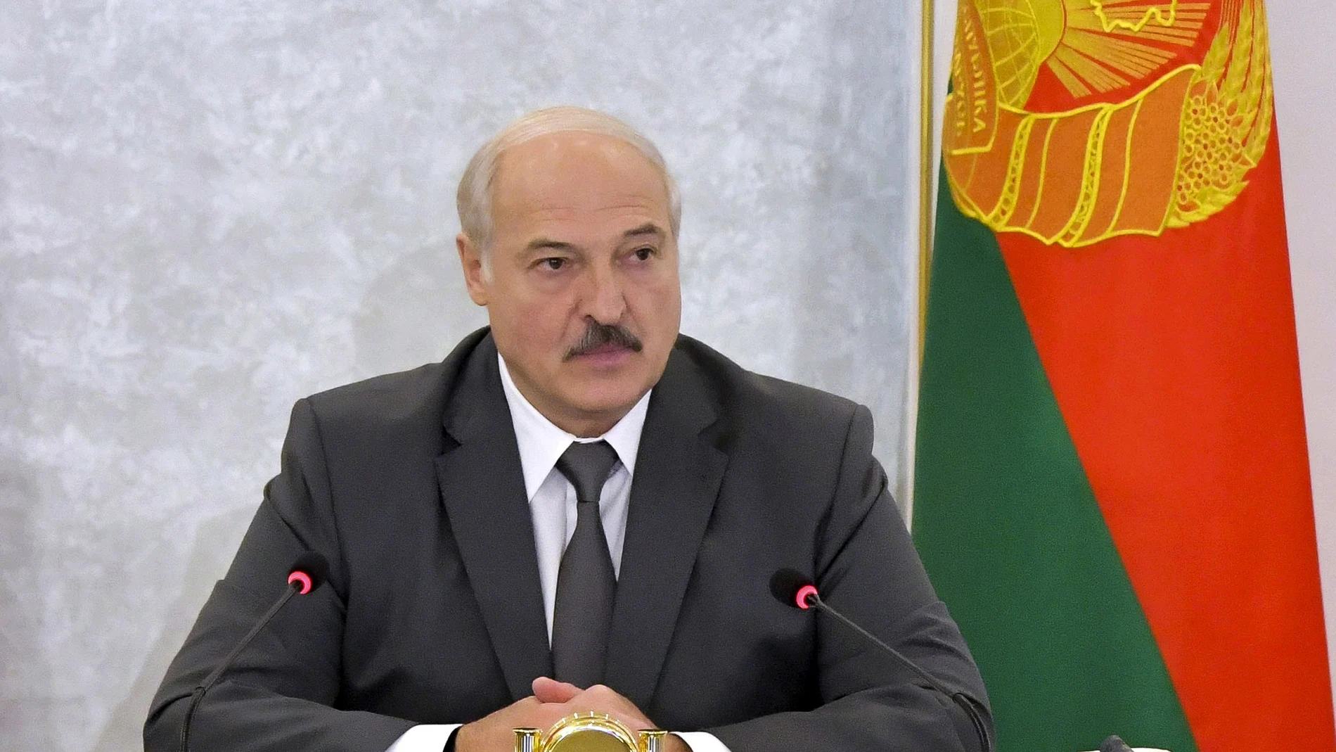 El presidente bielorruso Alexander Lukashenko preside el consejo de Seguridad Nacional en Minsk, Bielorrusia.