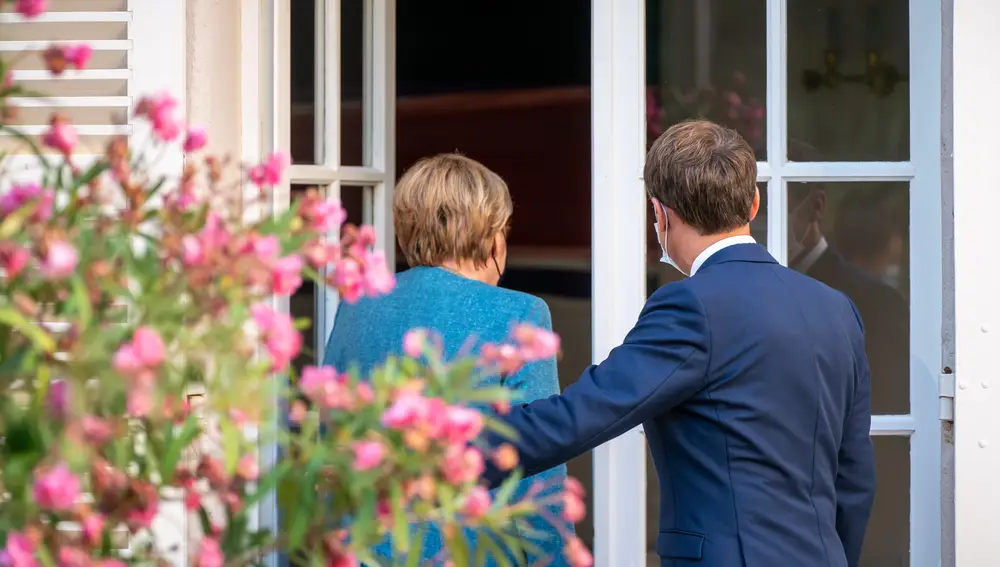 El presidente francés, Emmanuel Macron y la canciller Angela Merkel