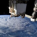 La Estación Espacial Internacional ha sido el destino de las dos primeras cámaras que Satlantis ha lanzado al espacio. NASA/Christopher J. Cassidy/Handout via REUTERS.