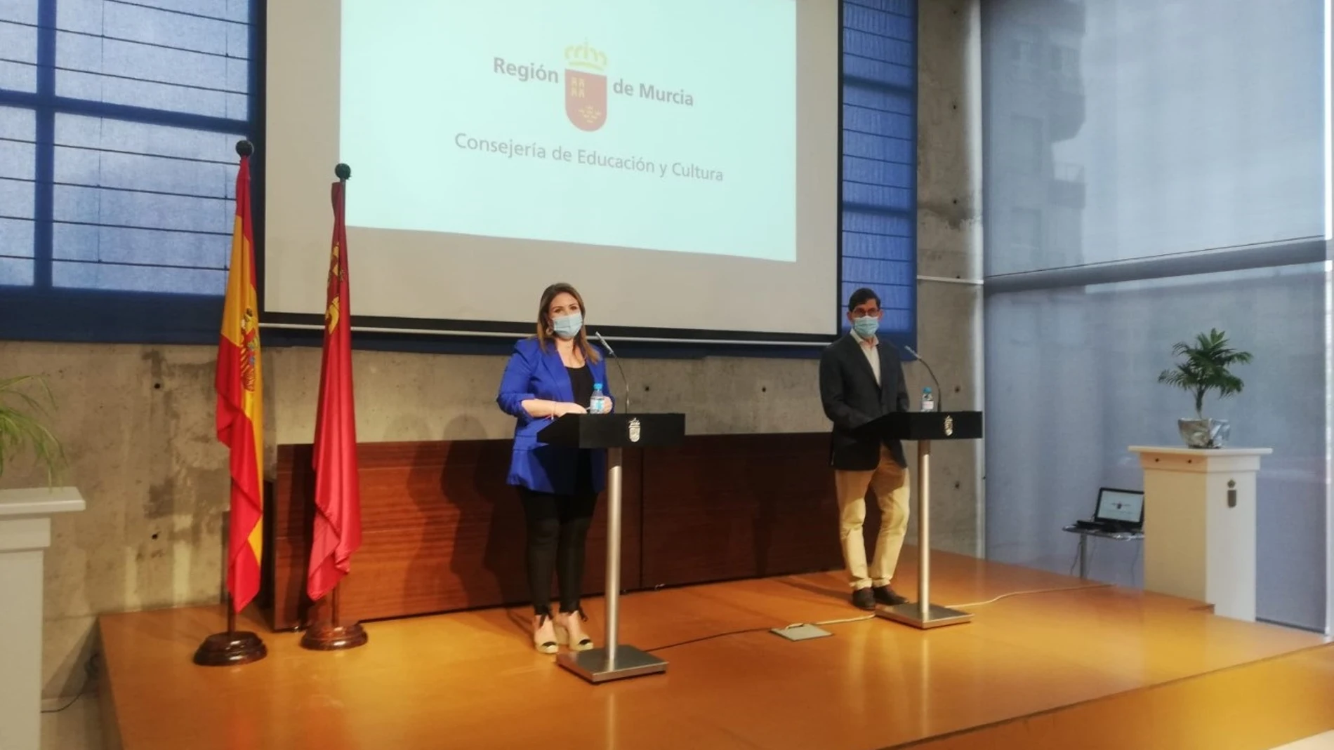 (AMP) Cvirus.- Murcia plantea una vuelta a las aulas semipresencial salvo en primera etapa de Infantil y Ed. Especial