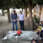  Puigdemont y Torra visitan la tumba de Machado en Colliure