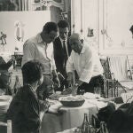 pintor malagueño Pablo Picasso junto a Camilo José Cela