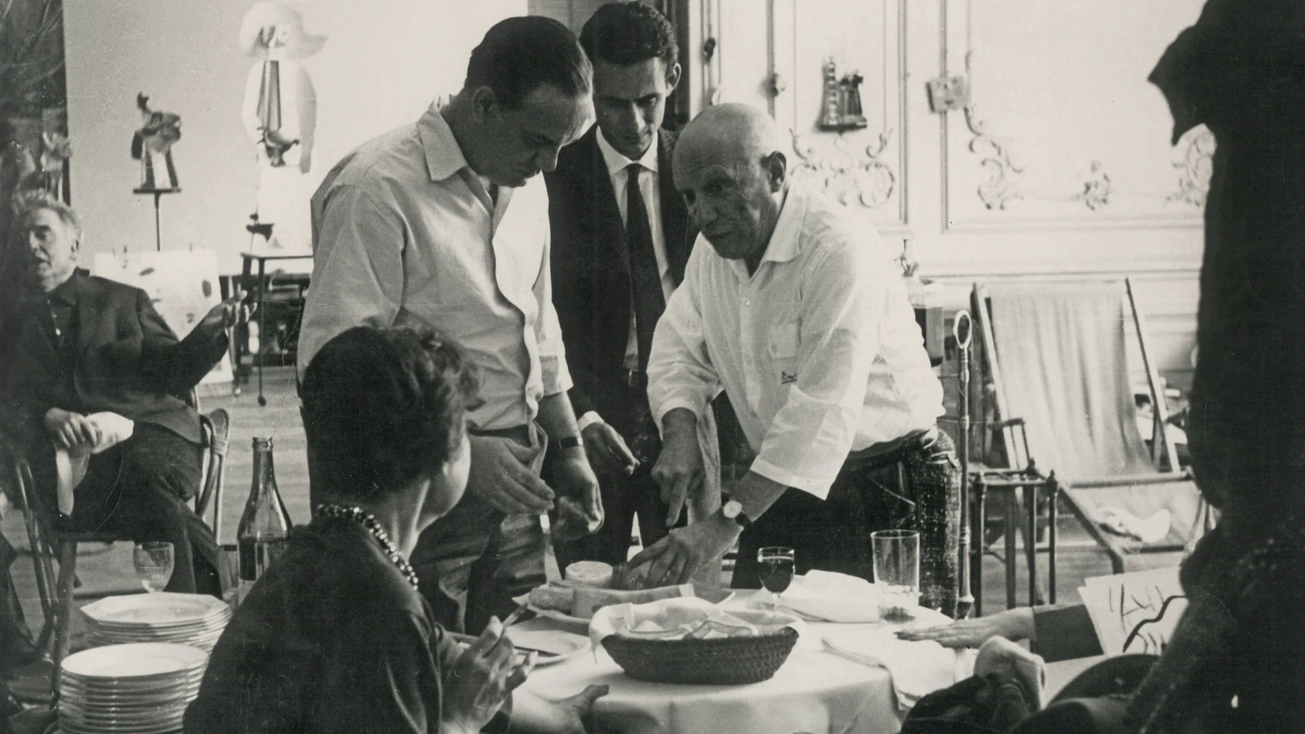 pintor malagueño Pablo Picasso junto a Camilo José Cela
