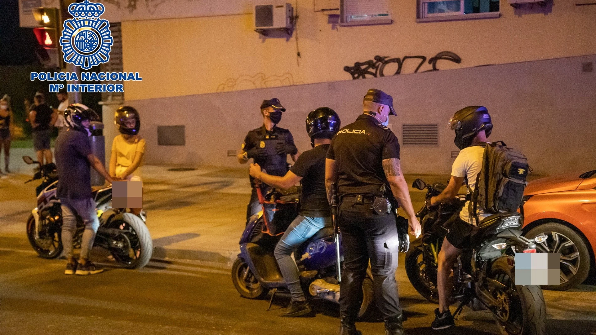 La Policía ya ha propuesto para sanción a 412 personas por no llevar mascarilla en la 'Operación Verano'