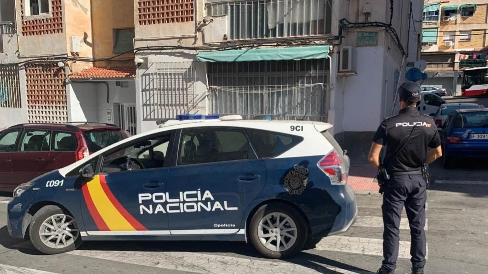 Alicante.- Sucesos.- Detenido un presunto ladrón al volver a la vivienda del robo a por un maletín que se había olvidado