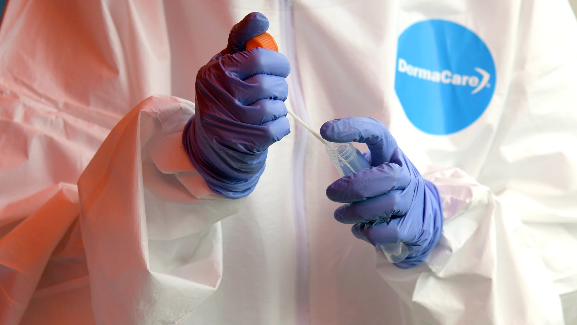 Análisis de pruebas para confirmar si una persona se encuentra contagiada por coronavirus