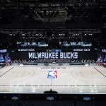 Imagen de la pista vacía donde debían jugar los Orlando Magic y los Bukcs