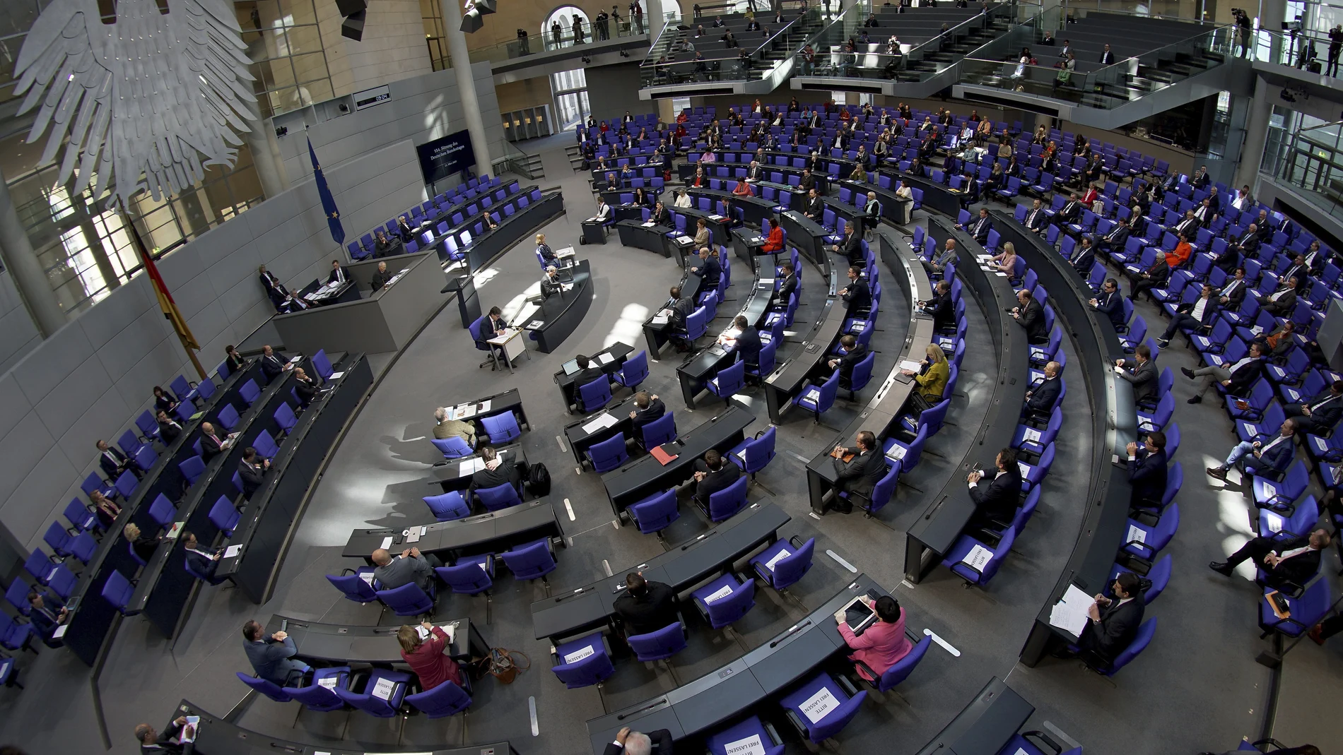 El crecimiento de diputados del Bundestag legislatura tras legislatura dificulta el trabajo eficaz del Parlamento