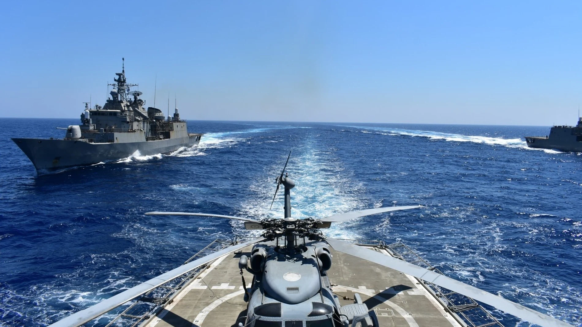 Fragatas griegas realizan maniobras militares en el Mediterráneo el pasado agosto