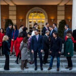 El presidente del gobierno, Pedro Sánchez posa junto con los miembros de su gabinete en la foto de familia en la Moncloa antes del primer Consejo de Ministros del Gobierno de coalicion presidido por Pedro Sánchez, este martes 14 de enero en Madrid© Alberto R. Roldan MADRID 14/01/2020