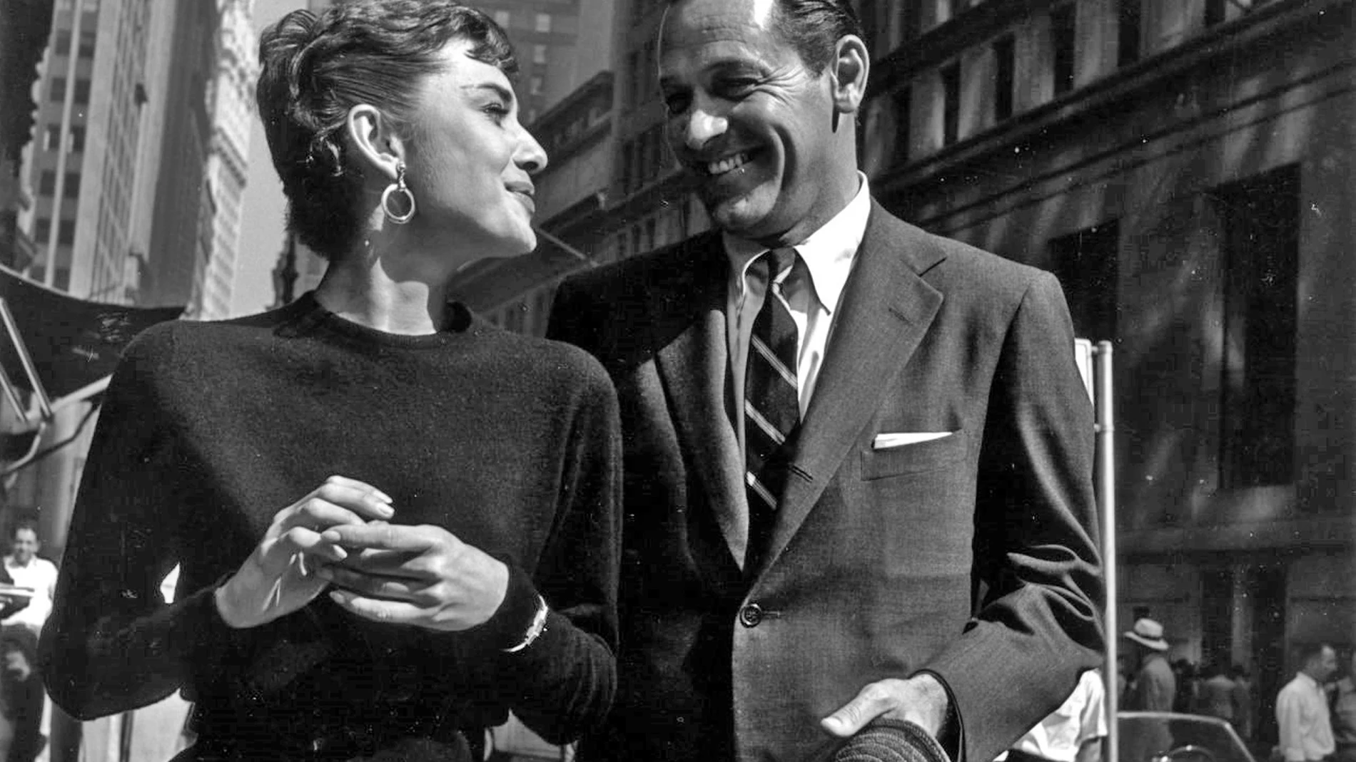 Audrey Hepburn y William Holden en una escena de "Sabrina"