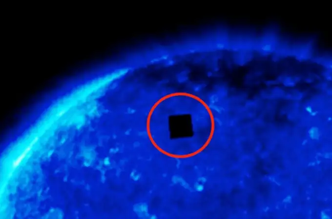 La NASA fotografía un extraño cubo en el Sol 