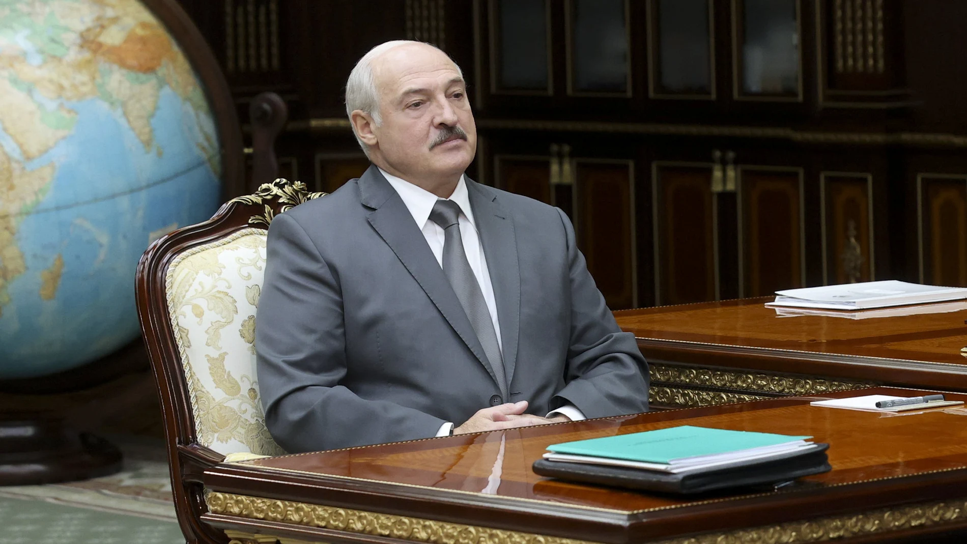 Los bielorrusos regalaron el domingo un amargo cumpleaños a Alexander Lukashenko con una nueva jornada de marchas en su contra por el fraude electoral